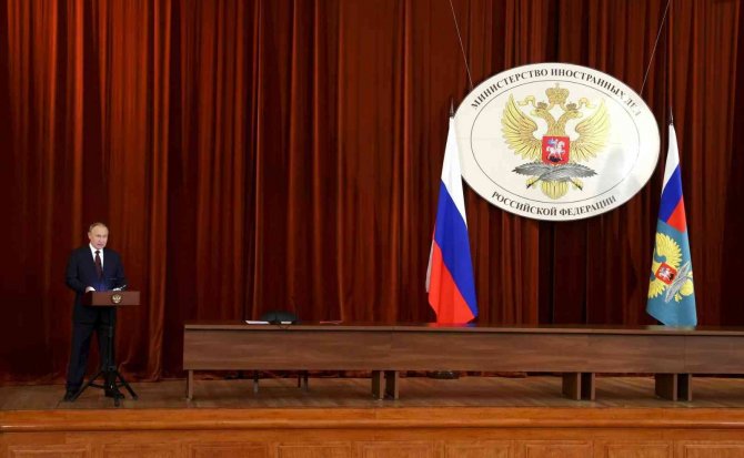 Rusya Devlet Başkanı Putin, Abd Ve Nato’yu Hedef Aldı