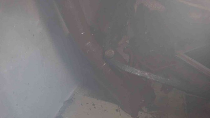 Tutuşturucu Jel İle Sobayı Yakmak İsterken Evi Yaktı