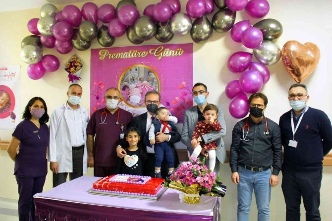 Anne Karnında Geçirmeleri Gereken Dönemi Orada Geçiriyorlar