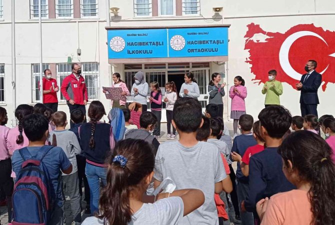 Salihli Kızılay Dereceye Girenleri Ödüllendirdi