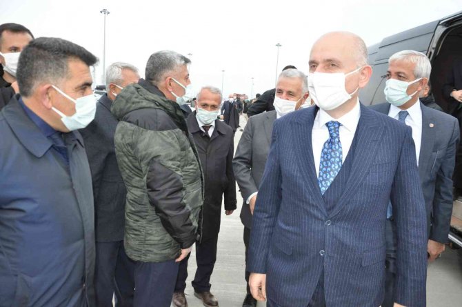 Bakan Karaismailoğlu Kars Lojistik Merkezi’nde