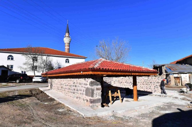 Başkent’in Tarihi Çeşme Ve Türbeleri Yenileniyor