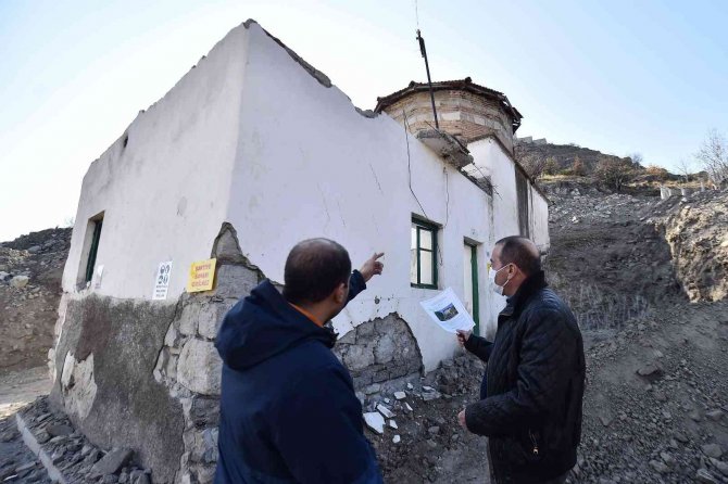 Başkent’in Tarihi Çeşme Ve Türbeleri Yenileniyor