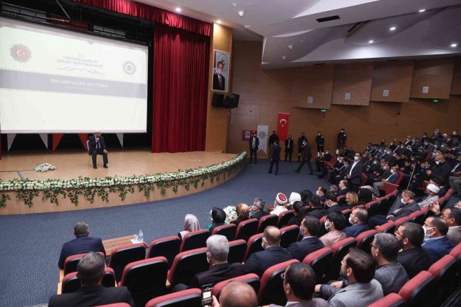 Diyanet İ̇şleri Başkanı Erbaş: “Samimiyet İçin, Başkalarının İyiliği Adına Çalışmaktan Huzur Duymalıyız”