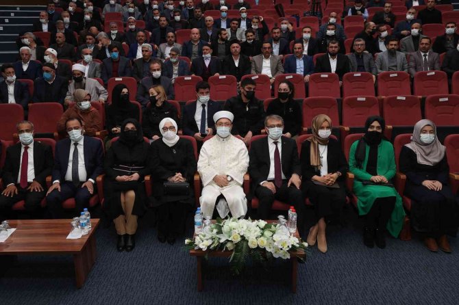 Diyanet İ̇şleri Başkanı Erbaş: “Samimiyet İçin, Başkalarının İyiliği Adına Çalışmaktan Huzur Duymalıyız”