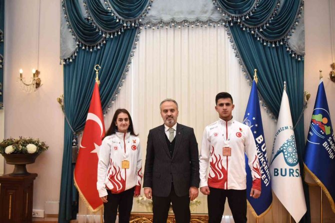 Ödüllü Sporculardan Başkan Aktaş’a Ziyaret