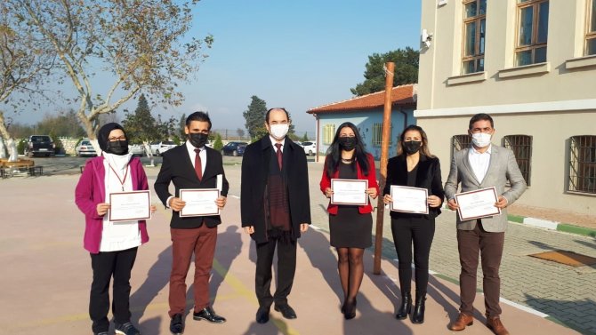 “Her Kütüphane Bir Hapishane Kapatır”