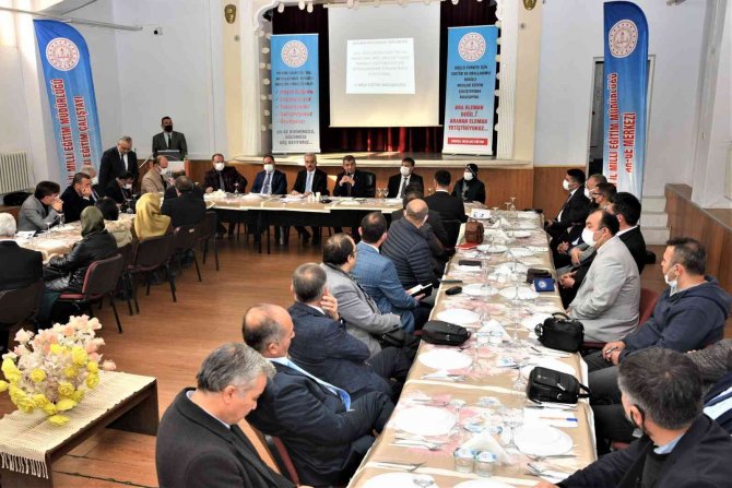 Denizli’de Okul Ve Kurum Müdürlerinin Katılımıyla Değerlendirme Toplantısı Yapıldı