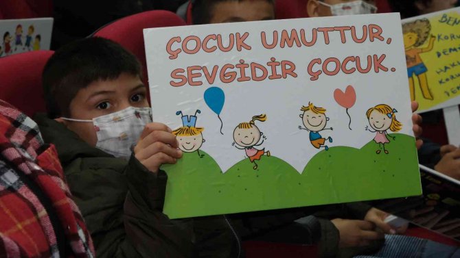 Dünya Çocuk Hakları Günü Kapsamında Program Düzenlendi