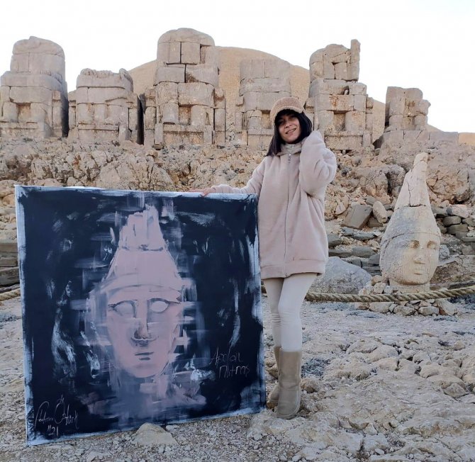 Ressam, Nemrut Dağı’nda Canlı Performans Sergiledi
