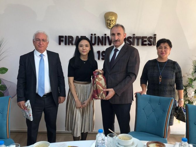 Kazakistanlı 25 Öğrenci Fırat Üniversitesi’nde Staj Yapacak