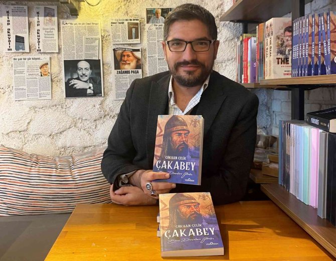 Gazeteci-yazar Çelik’in "Çaka Bey" Romanı Raflarda
