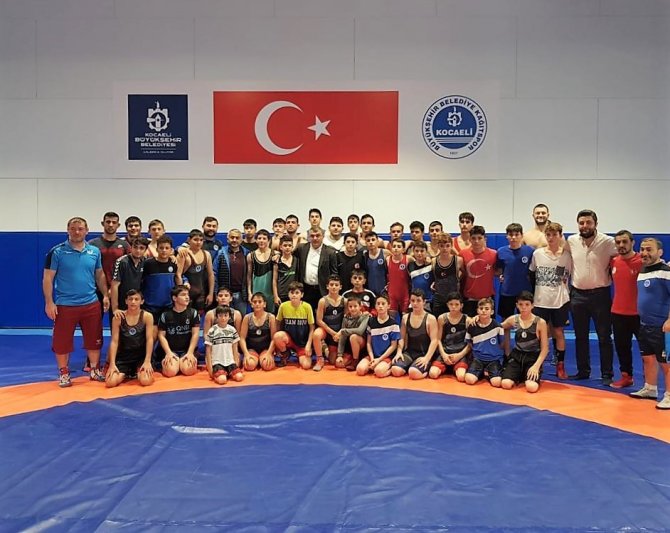 Antrenman Ve Kamp Bir Arada