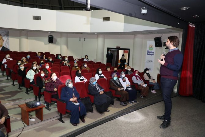 İ̇lkadım Belediyesi Personeline Sağlıklı Yaşam Semineri