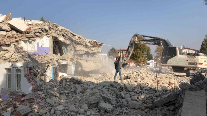 Isparta’da Riskli Okulların Yıkımı Tamamlandı