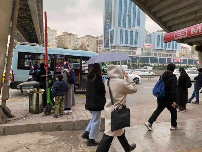 İ̇stanbul’da Beklenen Yağmur Başladı