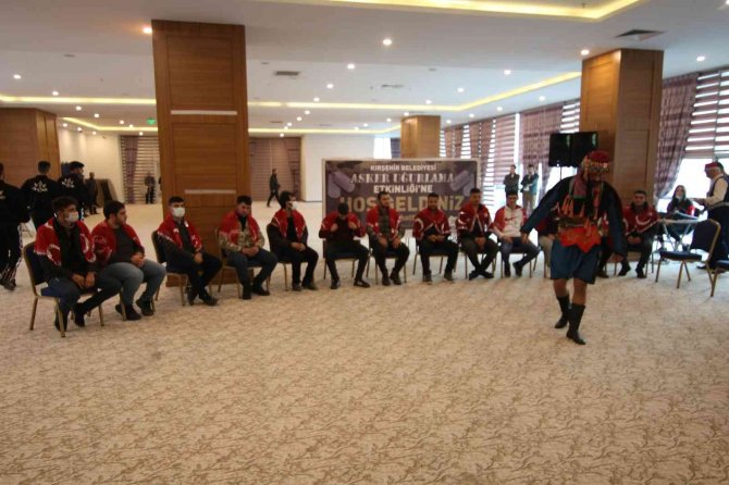 Kırşehir Belediyesi, Yöresel Asker Uğurlaması Yaptı