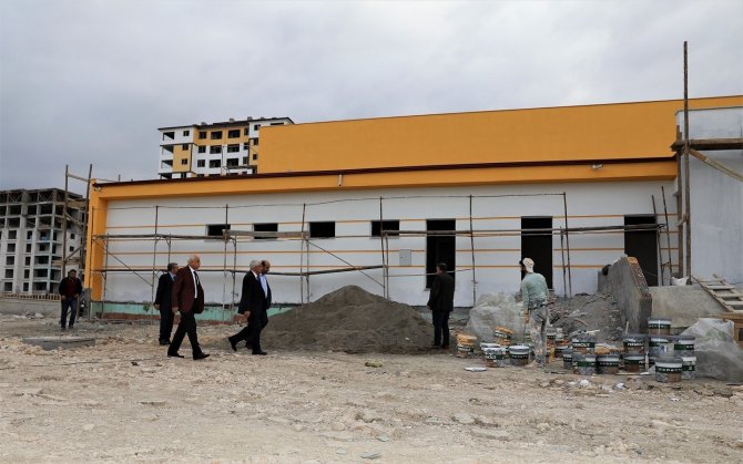 Güder, Yüzme Havuzunda İncelemelerde Bulundu