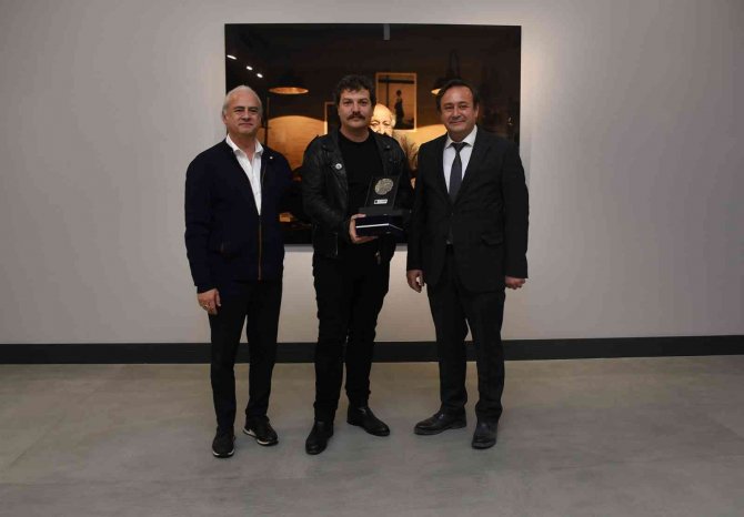 ‘Ustalar’ İ̇simli Fotoğraf Sergisi Ada Modern’de