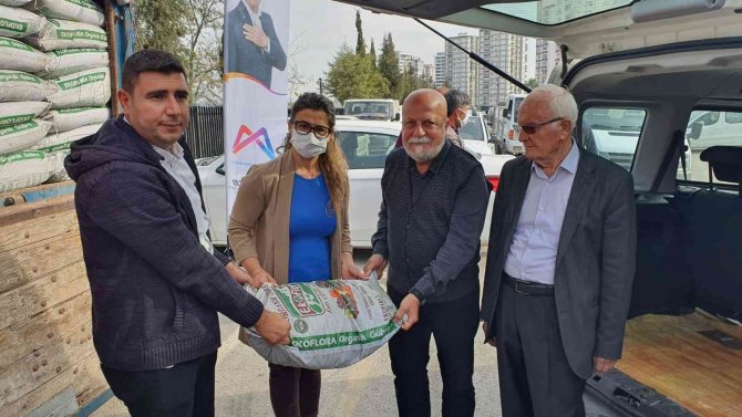 Tarsus’ta Üreticilere Organik Gübre Desteği