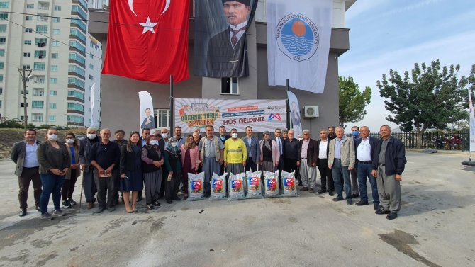 Tarsus’ta Üreticilere Organik Gübre Desteği