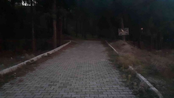 İ̇lçe Halkı Arafat Tepesinin Işıklandırmasını İstiyor