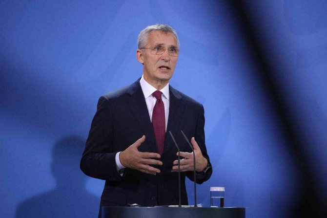 Stoltenberg: "Lukaşenko Rejiminin Savunmasız İnsanları Diğer Ülkeler Üzerinde Baskı Kurma Aracı Olarak Kullanması İnsanlık Dışıdır"