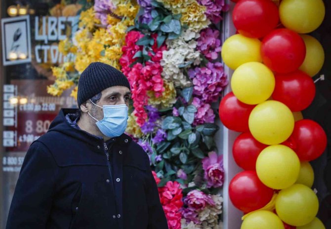 Rusya Korona Salgınında Günlük Bin 254 Can Kaybıyla Rekor Tazeledi