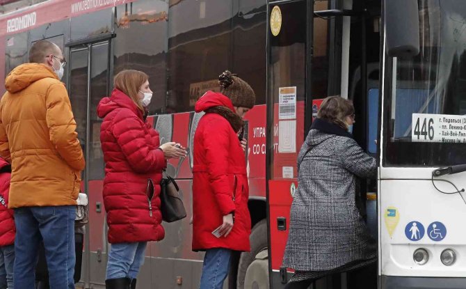 Rusya Korona Salgınında Günlük Bin 254 Can Kaybıyla Rekor Tazeledi