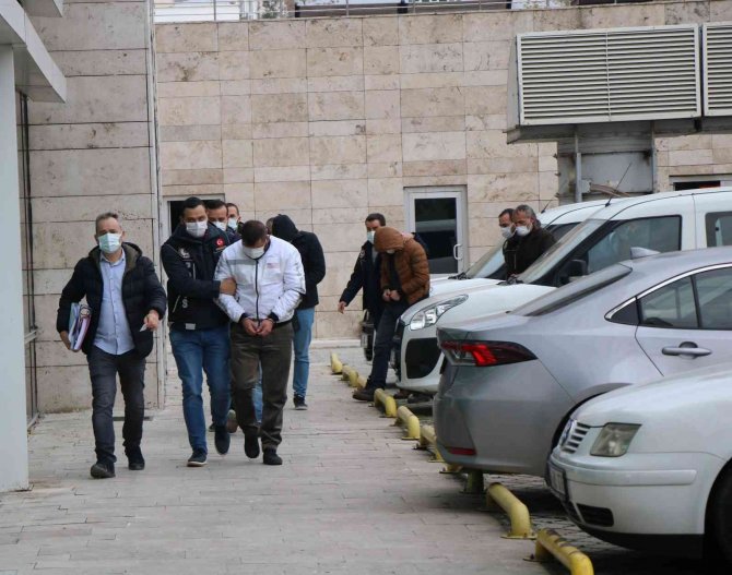 Uyuşturucudan Gözaltına Alınan 6 Kişi Adliyede