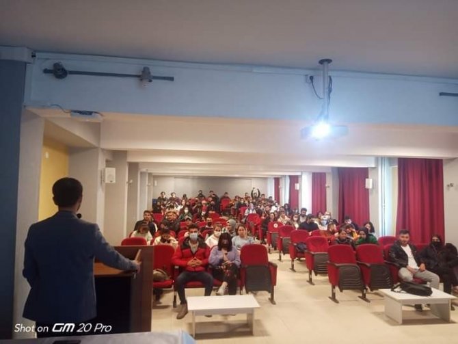 Öğrencilere Bağımlılıkla Mücadele Semineri