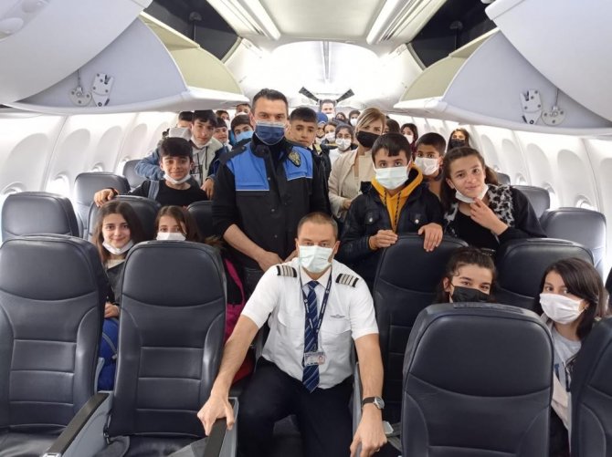 Cizre’de 40 Öğrenci İ̇stanbul Ve Çanakkale Gezisine Götürüldü