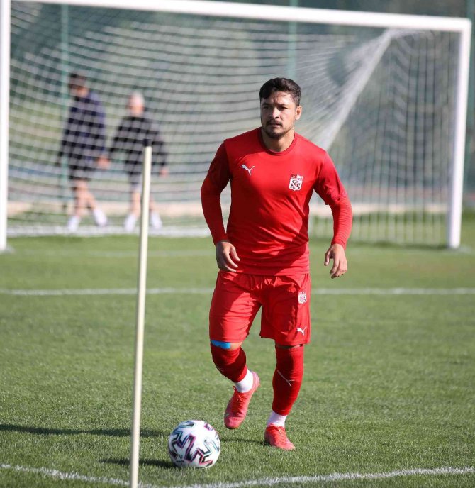 Sivasspor’da Ahmet Oğuz Ceza Sınırında