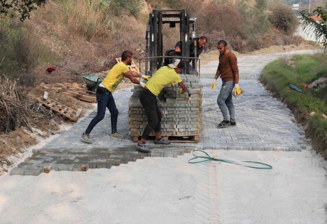 Turgutlu Belediyesi Kırsal Mahallelerde Çalışmalarını Sürdürüyor