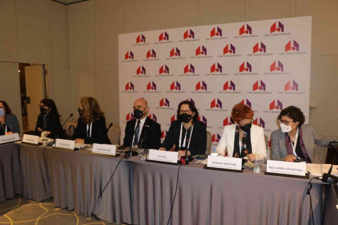 Türk Toraks Derneği ‘Gücümüz Dayanışma, Işığımız Bilgi’ Mottosu İle Antalya’da Buluştu