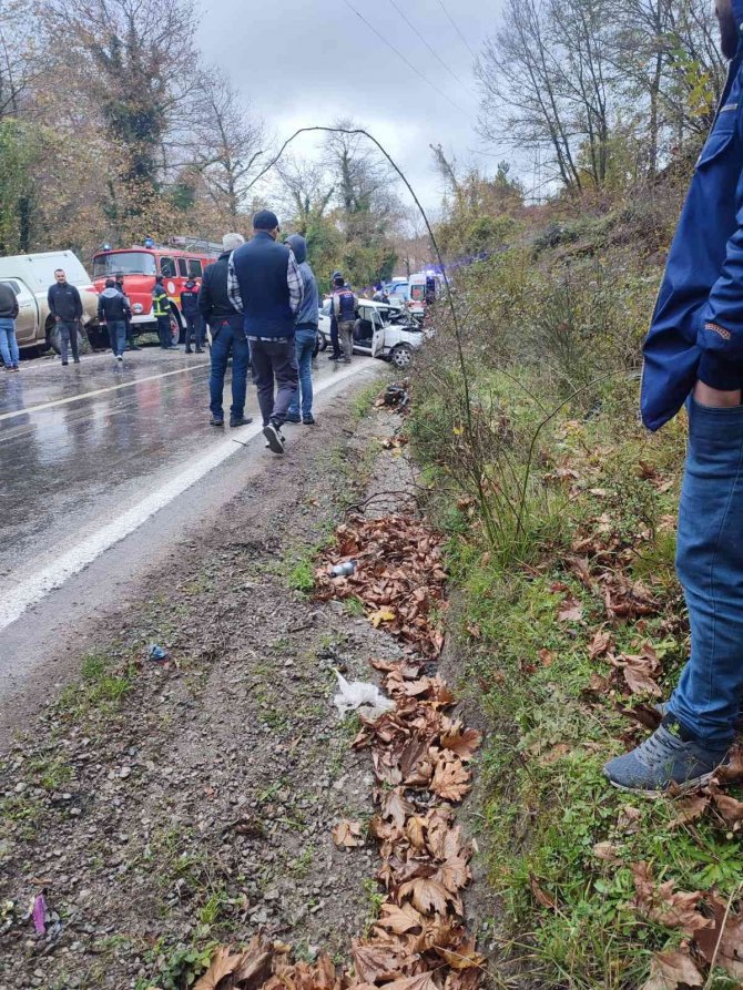 Sinop’ta İki Araç Çarpıştı: 7 Yaralı