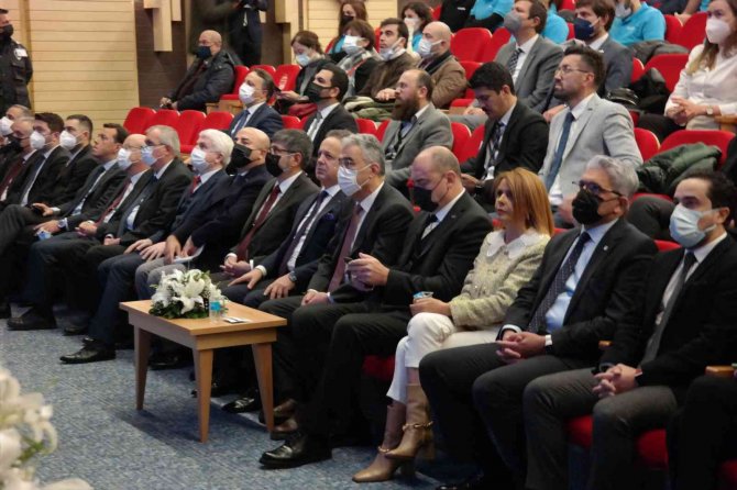 "Ülkemiz Tam Gücüyle Üretiyor"