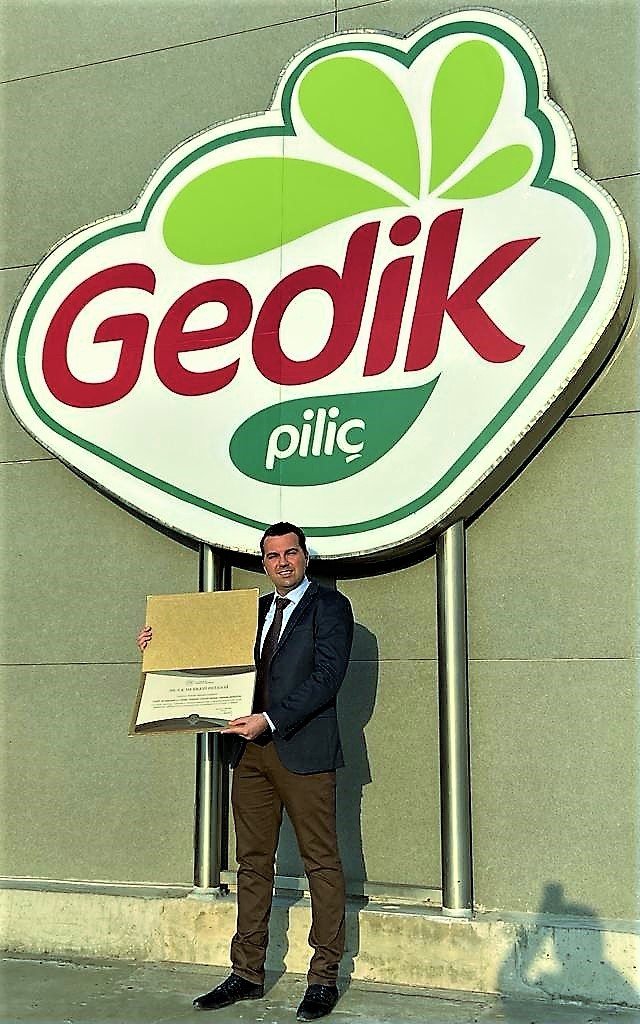 Gedik Piliç ‘Ar-ge Merkezi’ Belgesini Bakan Varank’tan Aldı