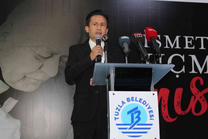 Tuzla’da İ̇smet Uçma Anısına Anma Programı Düzenlendi