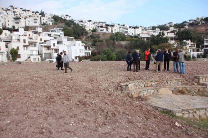 Vadi Ve Dere Yataklarına Yüzlerce Kamyon Hafriyat Döküldü