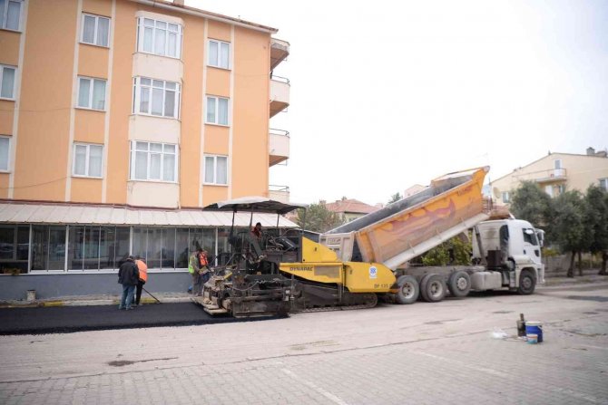 Altıeylül’de Asfaltlama Çalışmaları Başladı