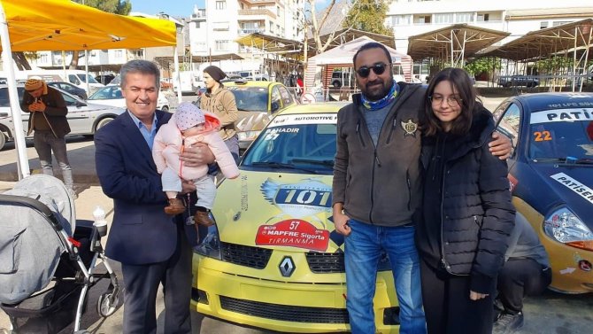 Buharkent Tırmanma Yarışı Seremonik Startı Verildi