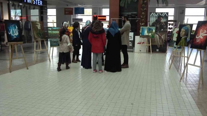 Öğretmen Ve Öğrencilerin Açtığı Resim Sergisi İlgi Odağı Oldu