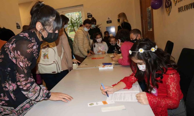 Dünya Çocuk Hakları Günü’nde Çocuk Yazarlar Kitaplarını İmzaladı