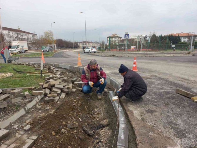 Yağışa Rağmen Çalışmalar Durmadı