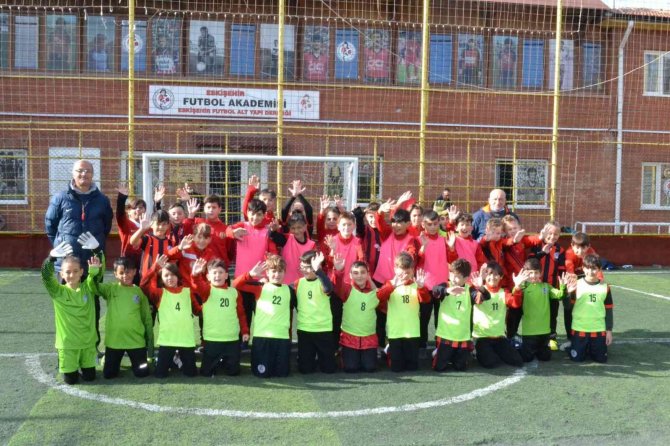 Eskişehir Altyapı Derneği’nden ’Dünya Çocuk Hakları Günü’ Mesajı