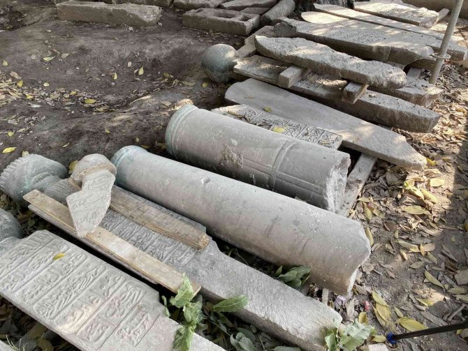 Fatih’te Osmanlı Mirası Türbeler Ve Hazirelerde Restorasyon Çalışmaları Başladı