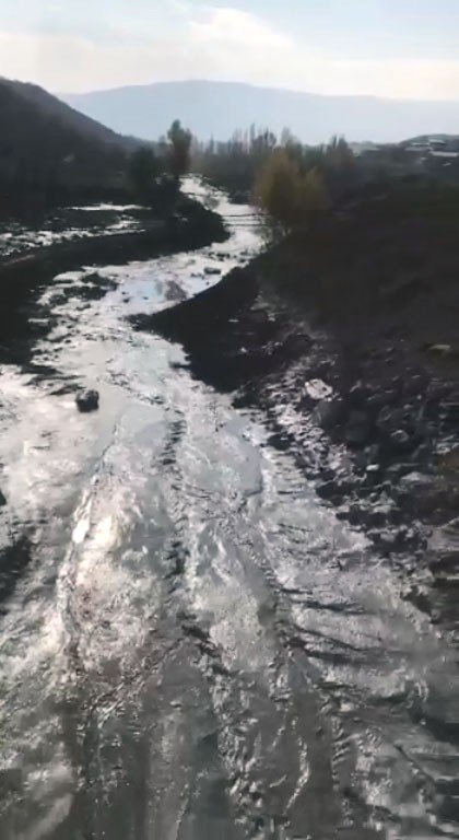 Maden İşletmesineait Atık Su Havuzunun Patlaması Köylüyü Endişelendirdi