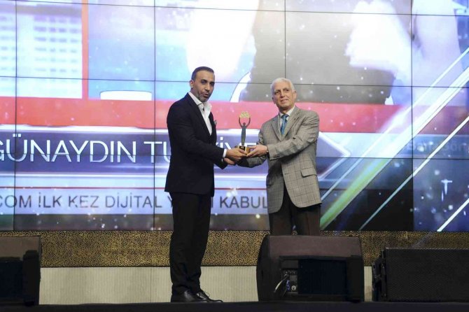 İ̇ha Ve Tgrt Haber’e Ödül