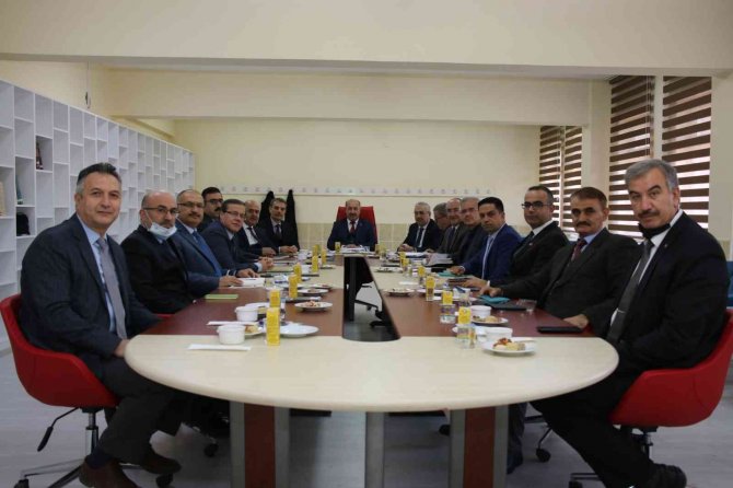 İ̇lçe Milli Eğitim Müdürleri Emet’te Toplandı